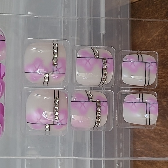 2/$16 Pink Floral Rhinestone Press on Toenails - Picture 15 of 17